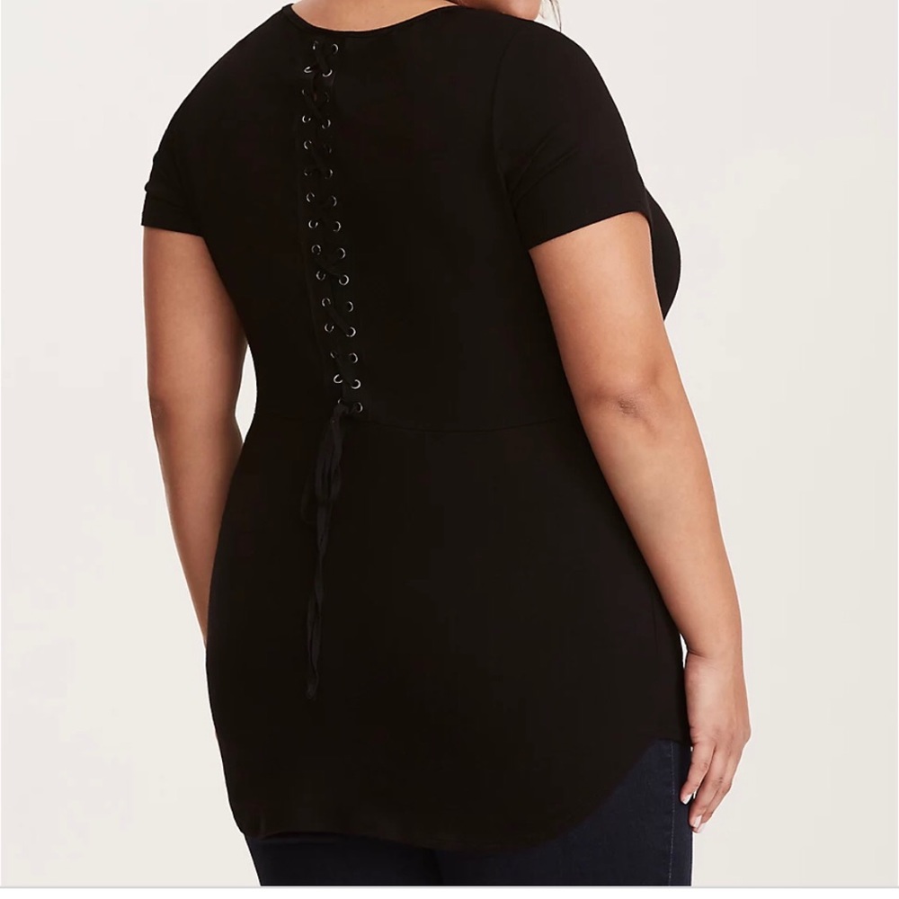 Torrid lace up back t shirt sz 00